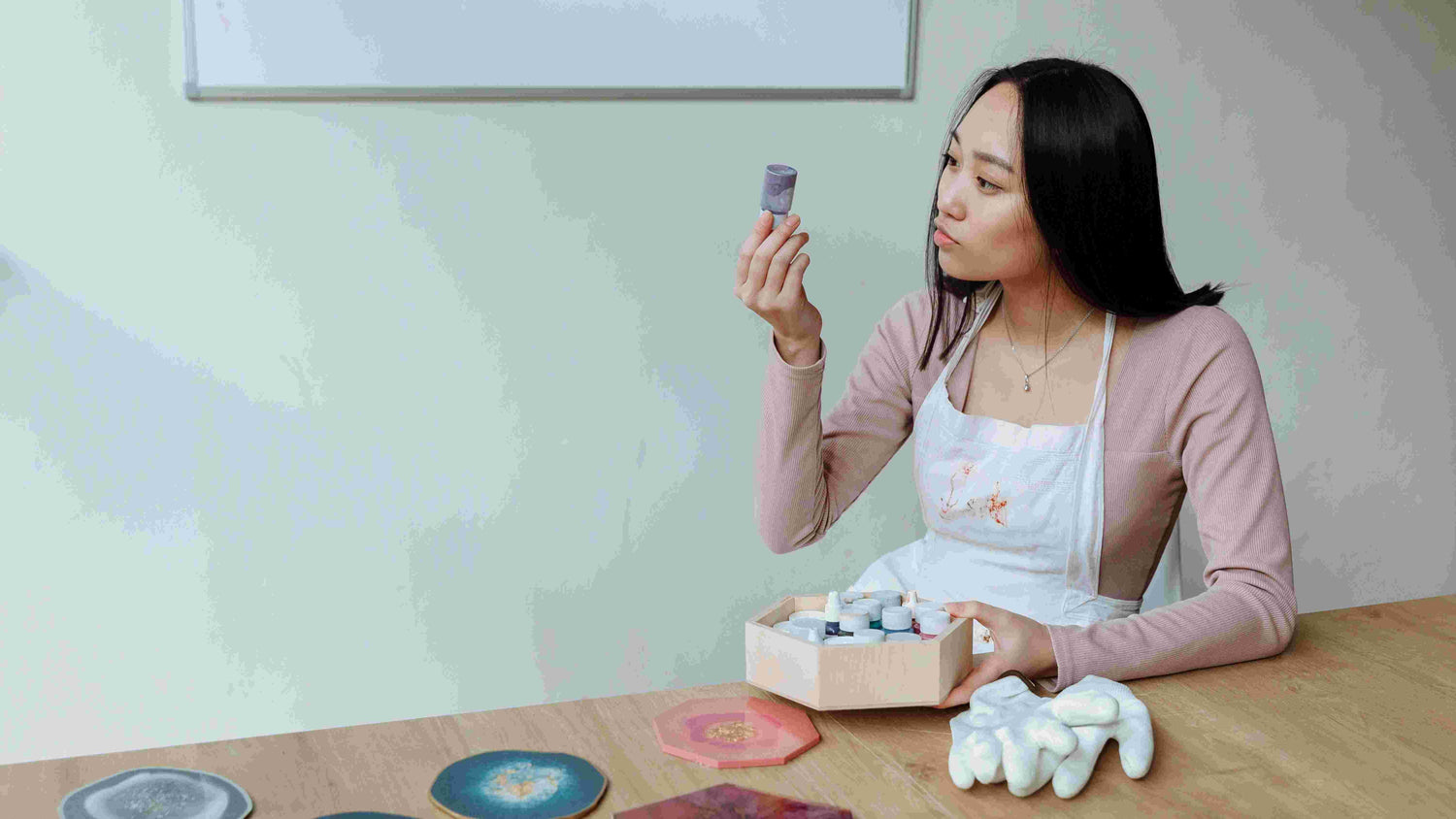 how much mica powder to add to resin